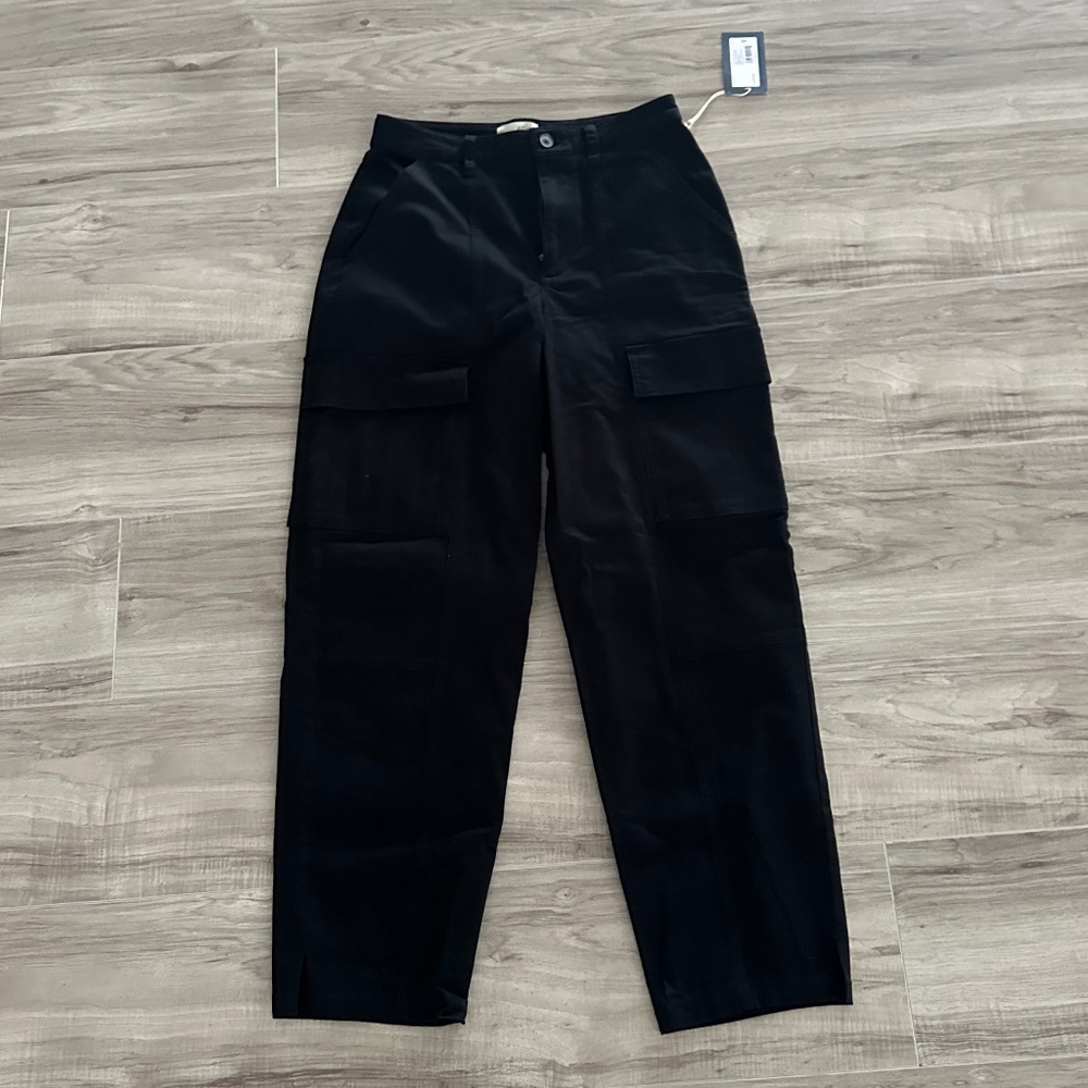 Black Cargo High-Rise Pants - Women